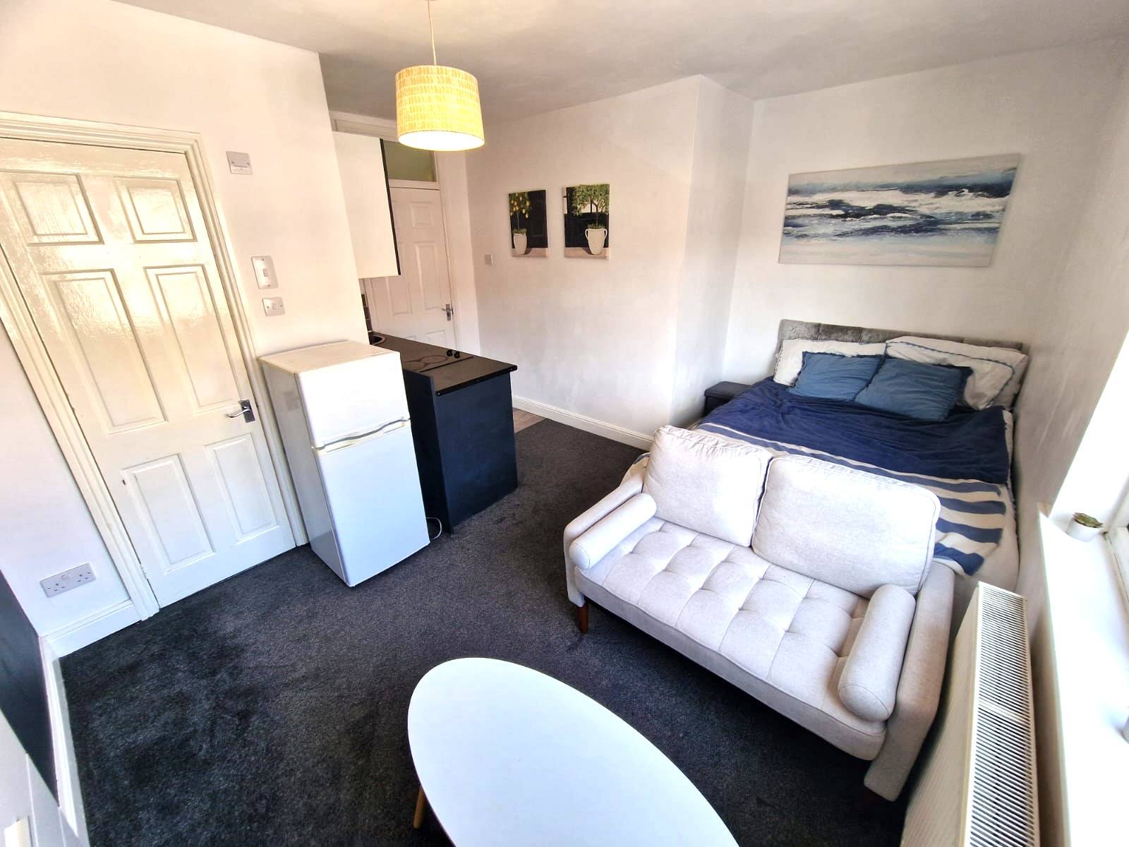 Flat King George's Avenue in Coventry