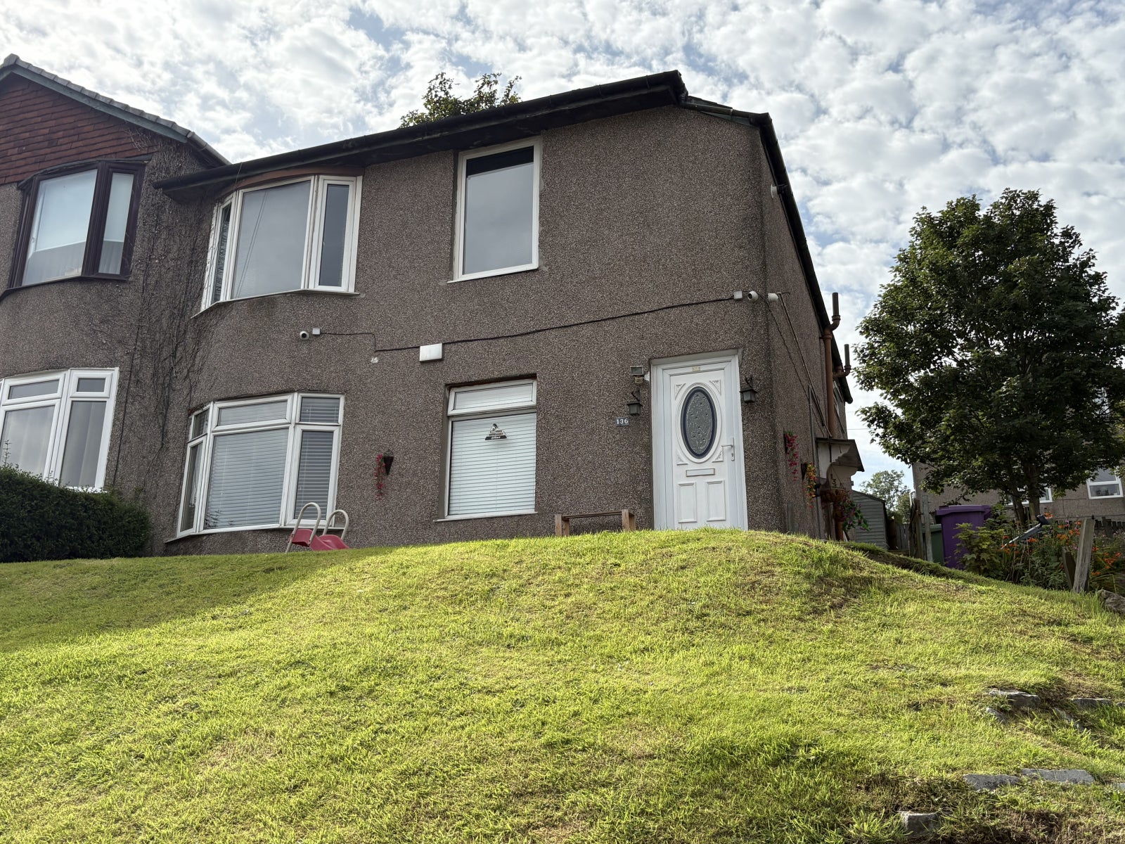 Flat Curtis Avenue in Glasgow