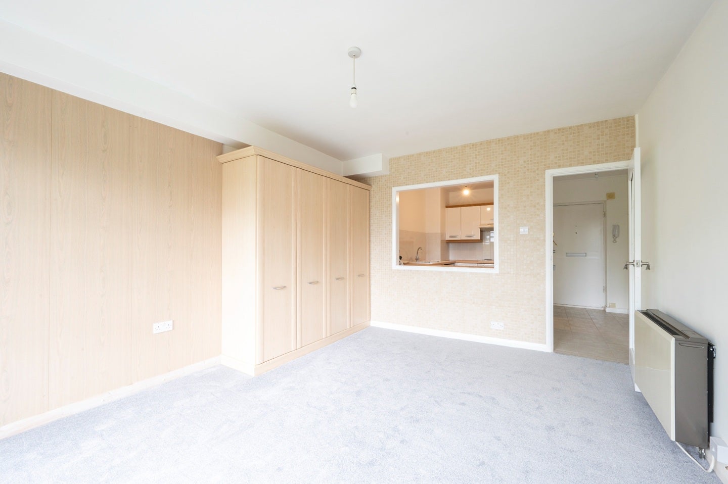 Flat Cambridge Road in Greater London