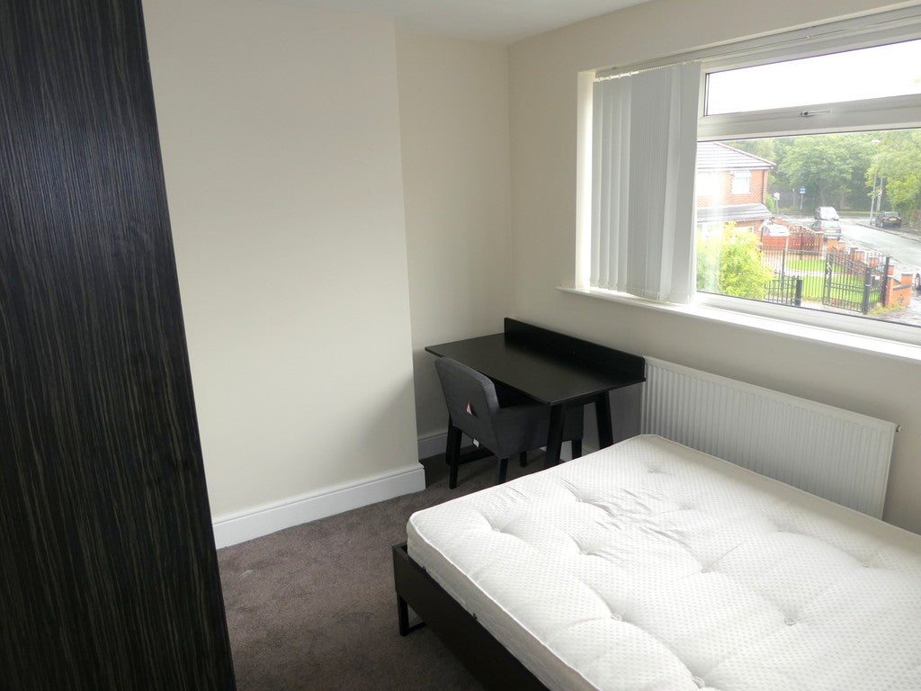 Flat Beresford Road in Manchester