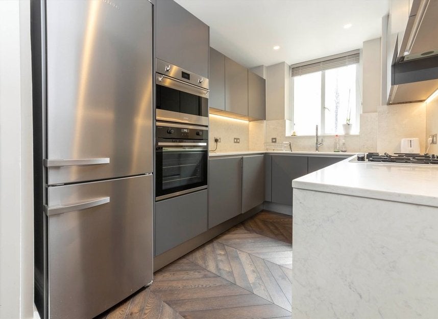 Flat Portland Place in City of Westminster