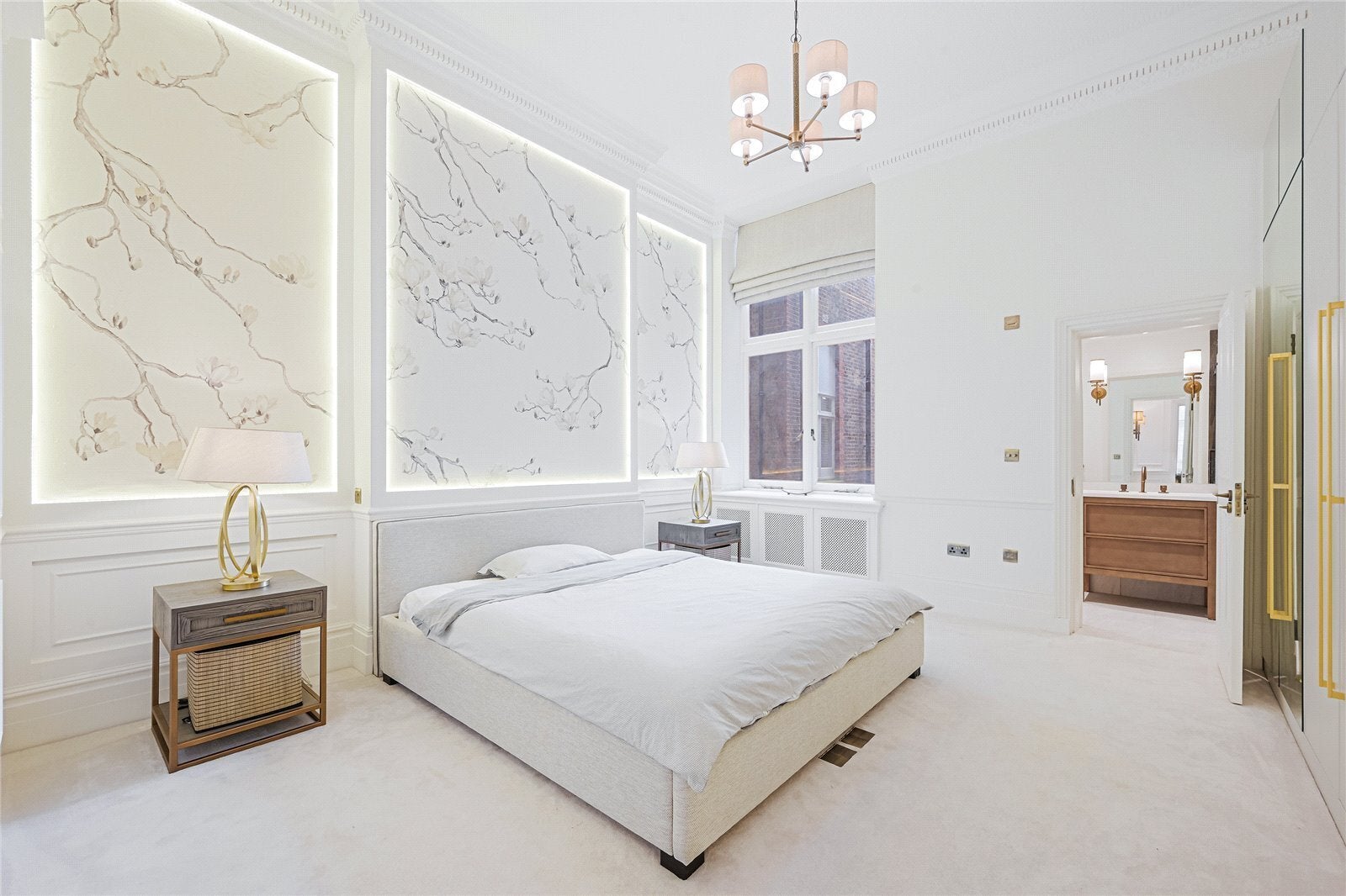 Flat Pont Street in Greater London