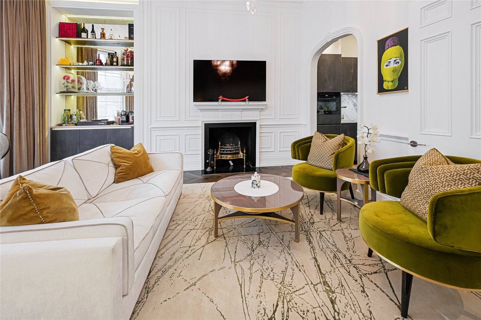 Flat Pont Street in Greater London