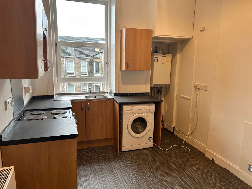 Flat Garthland Drive in Glasgow