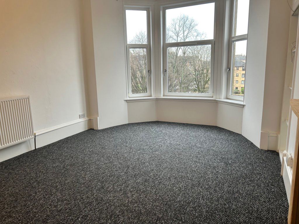 Flat Garthland Drive in Glasgow