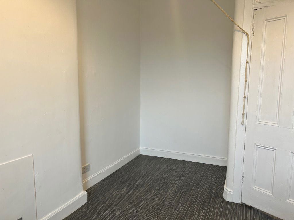 Flat Garthland Drive in Glasgow