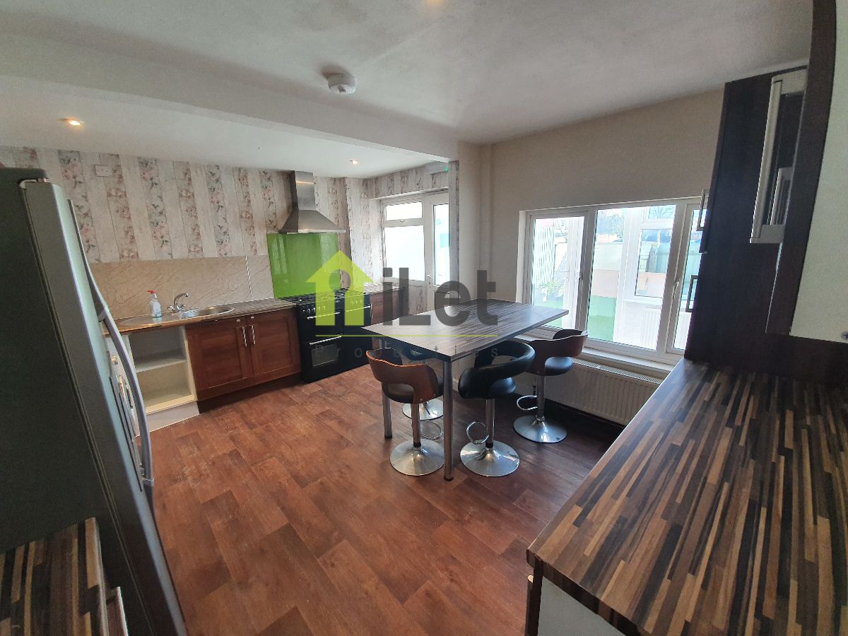 Room Whernside Way in Duston