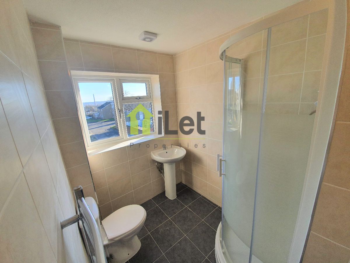 Room Whernside Way in Duston