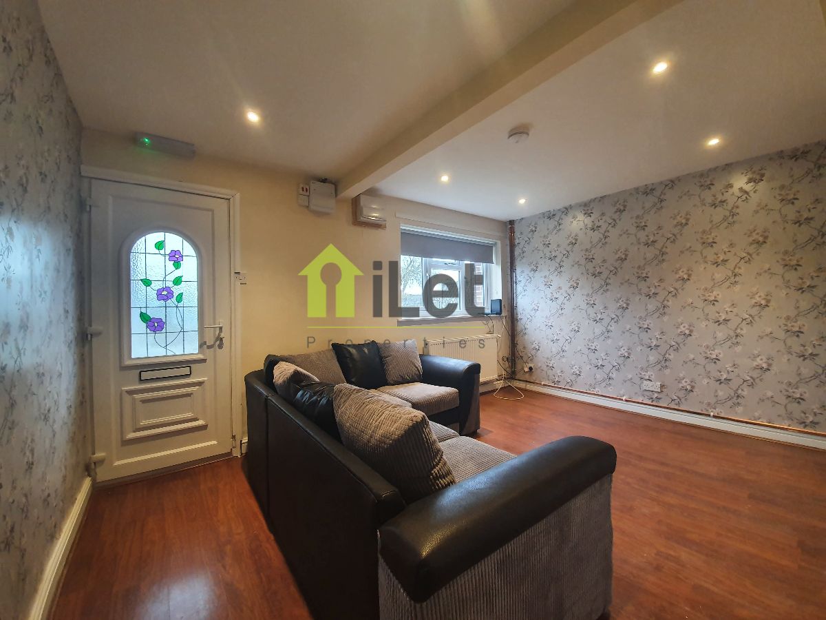 Room Whernside Way in Duston