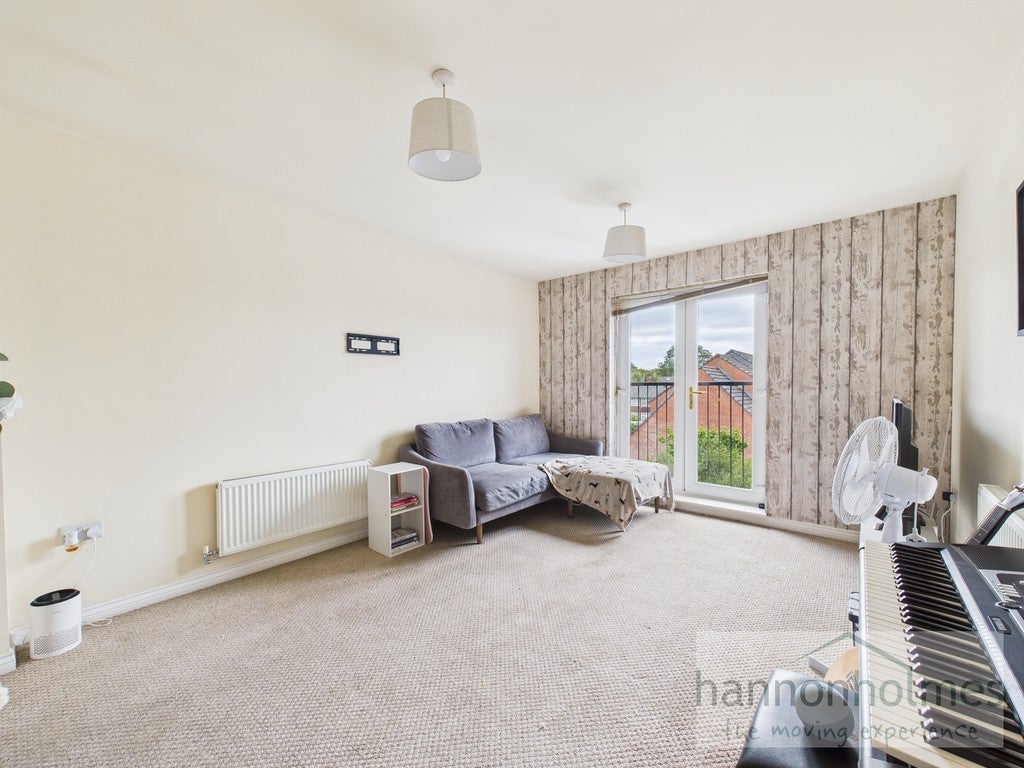 Flat Ramswell Close in Farnworth