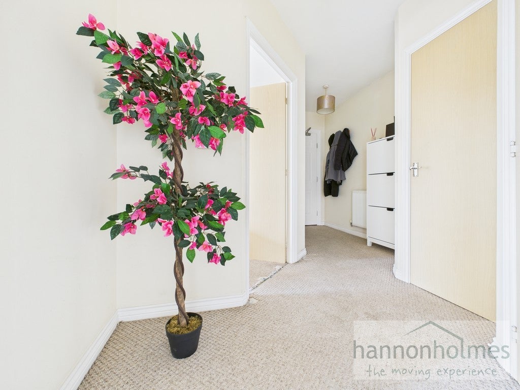 Flat Ramswell Close in Farnworth