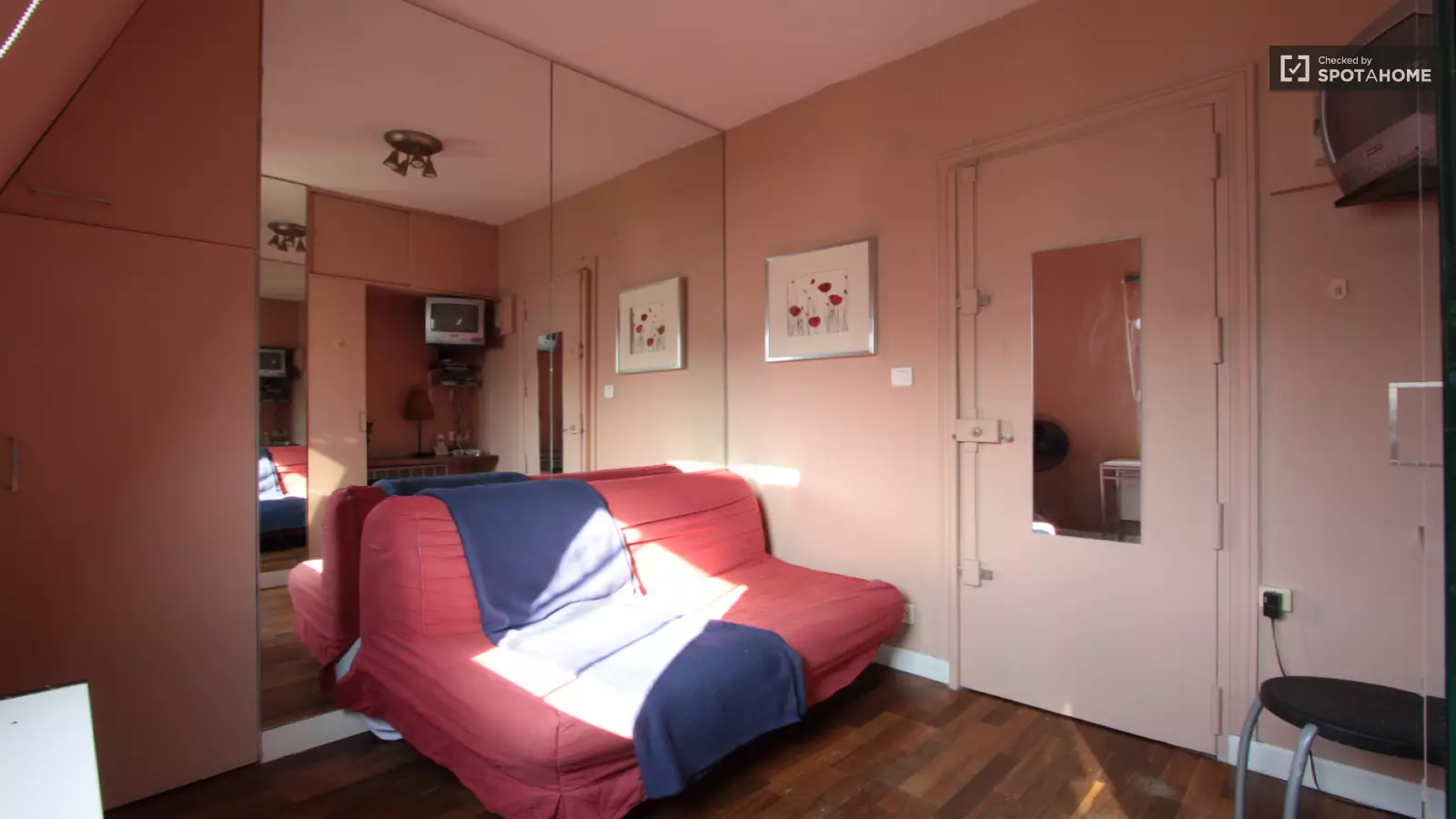 Flat Rue Théodule Ribot in Paris