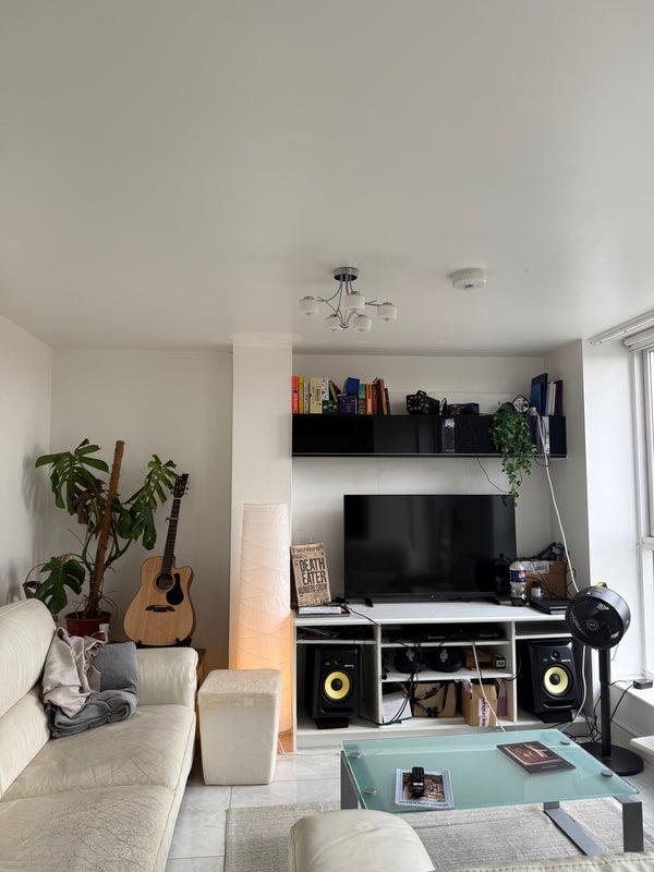 Room Wenlock Street in Greater London