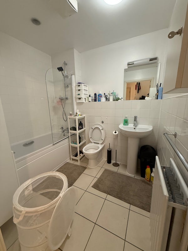 Room Wenlock Street in Greater London