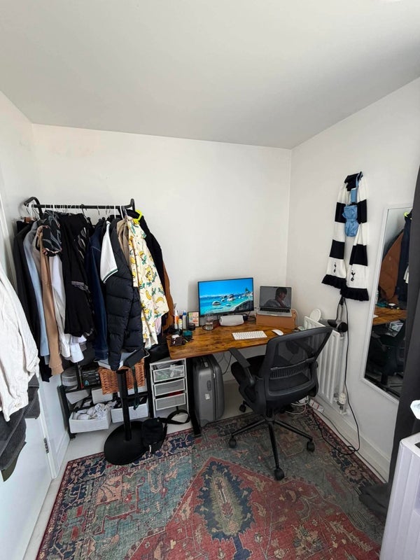 Room Wenlock Street in Greater London