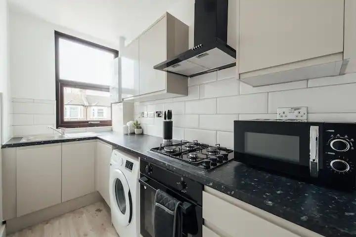 Flat Empress Avenue in Greater London