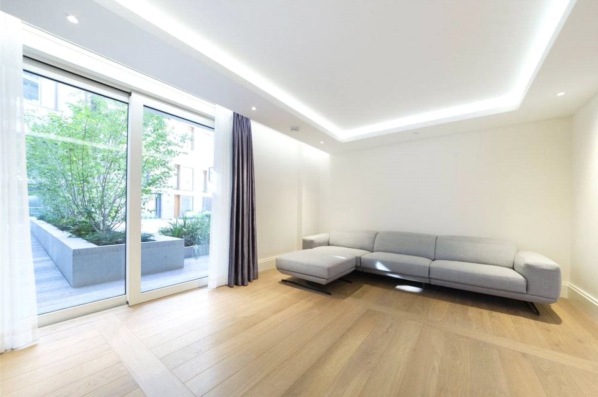 Flat Arundel Street in City of Westminster