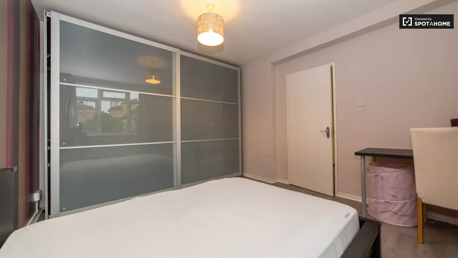 Flat Guildford Road in Greater London