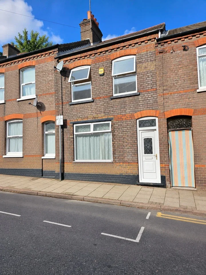 House Ashton Road in Luton