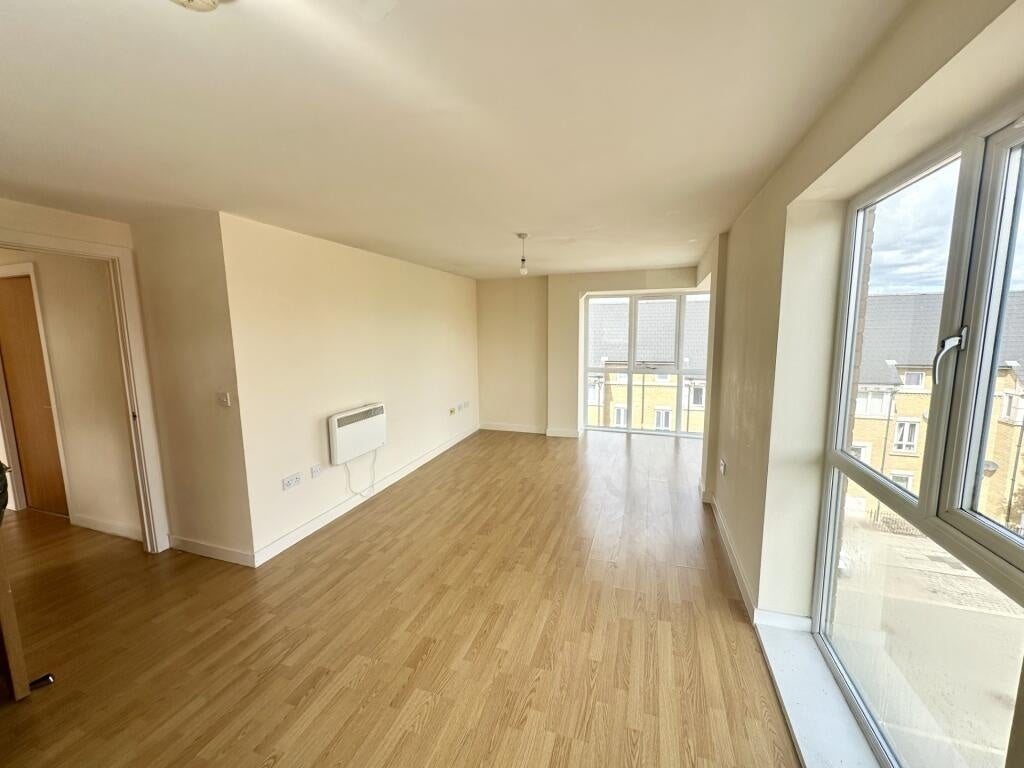 Flat Stewartby Avenue in Peterborough