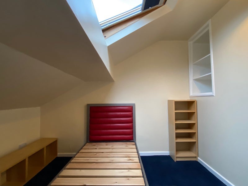 Room Albert Street in Calderdale