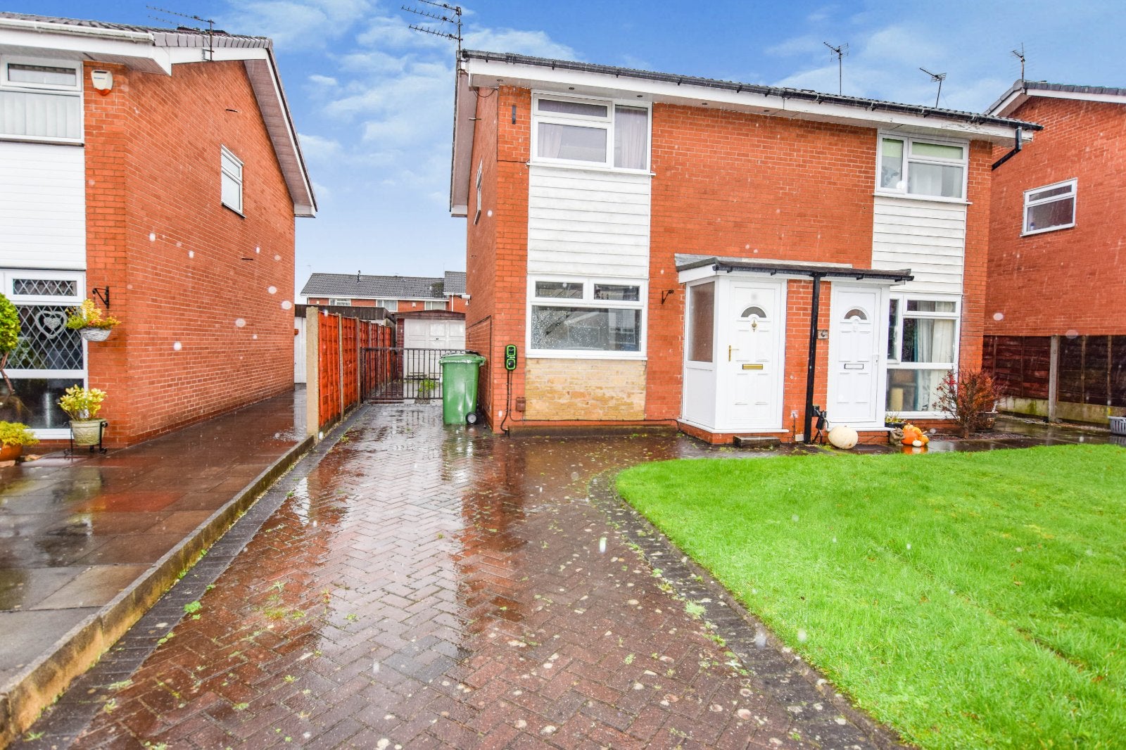 House Rotherdale Avenue in Trafford