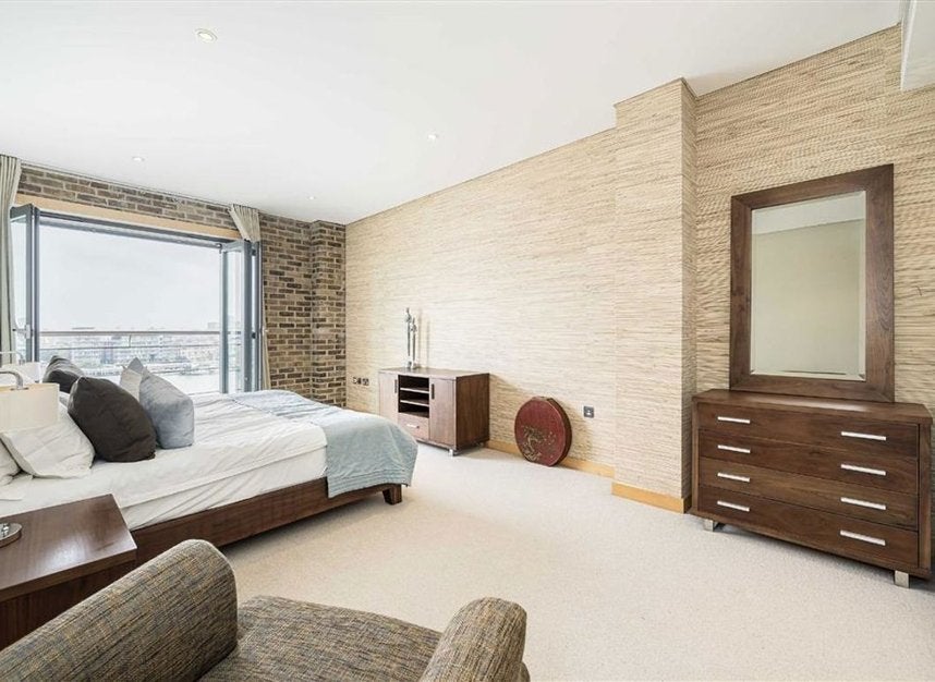 Flat Shad Thames in Greater London