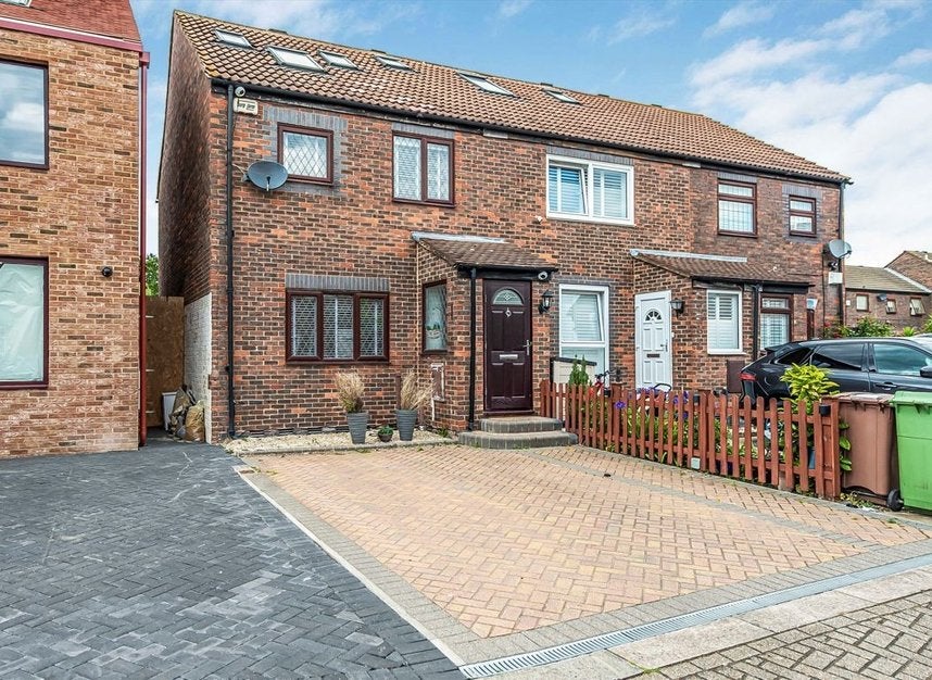 House Lovell Place in Greater London