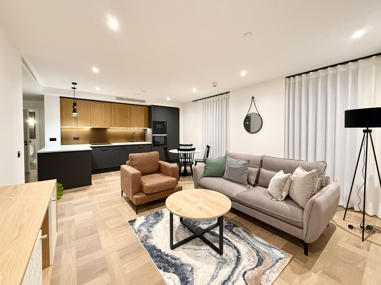 Flat Boxwood Gardens in Greater London