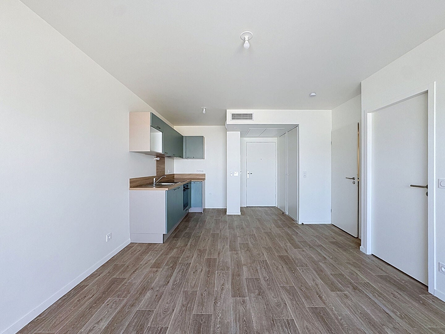 Flat Rue d'Avesnières in Laval