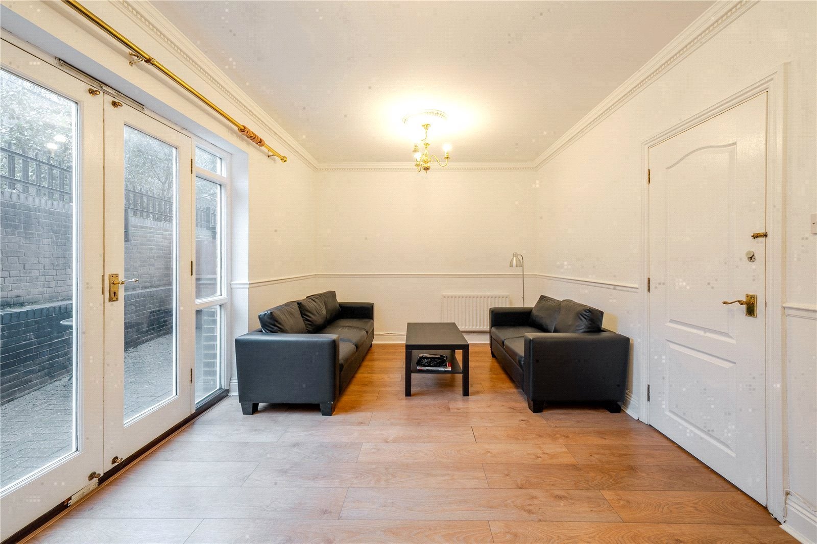Flat Leathermarket Court in Greater London