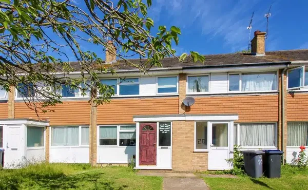 House Birchwood Walk in Canterbury