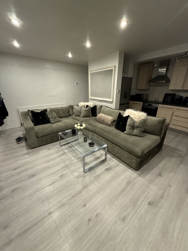 Room Matheson Road in Greater London