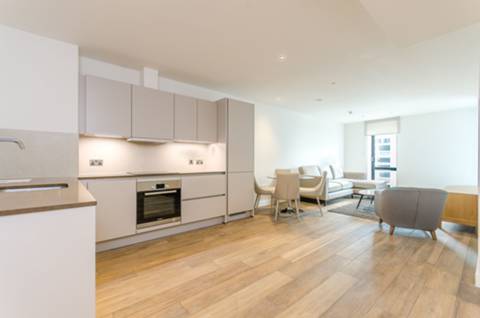 Flat Three Colts Lane in London