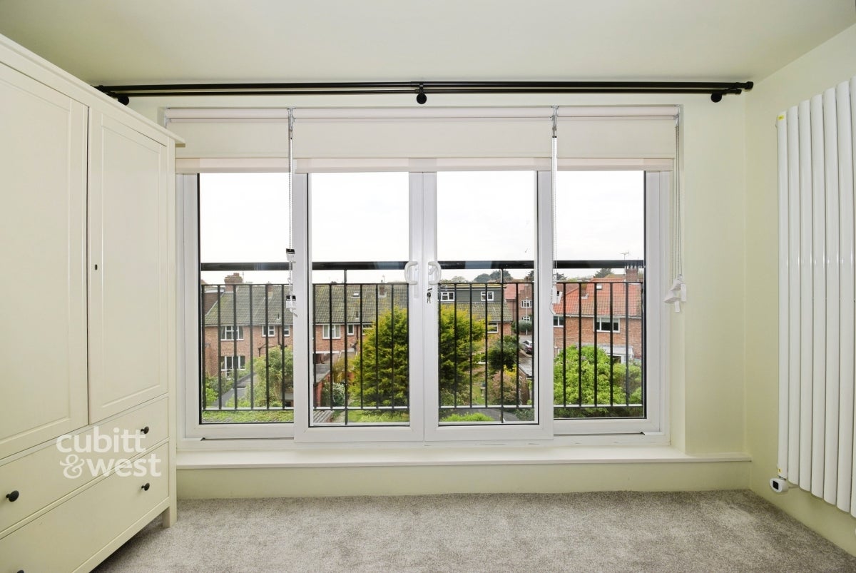 Flat Mulgrave Road in Greater London