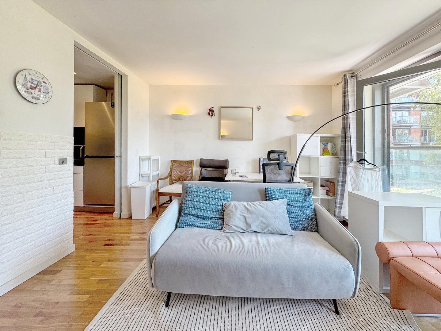 Flat Fairmont Avenue in Greater London