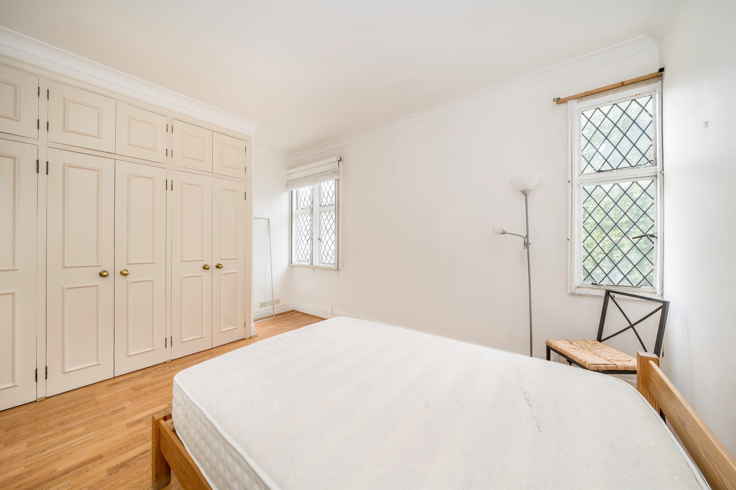 Flat Kensington Church Street in Greater London