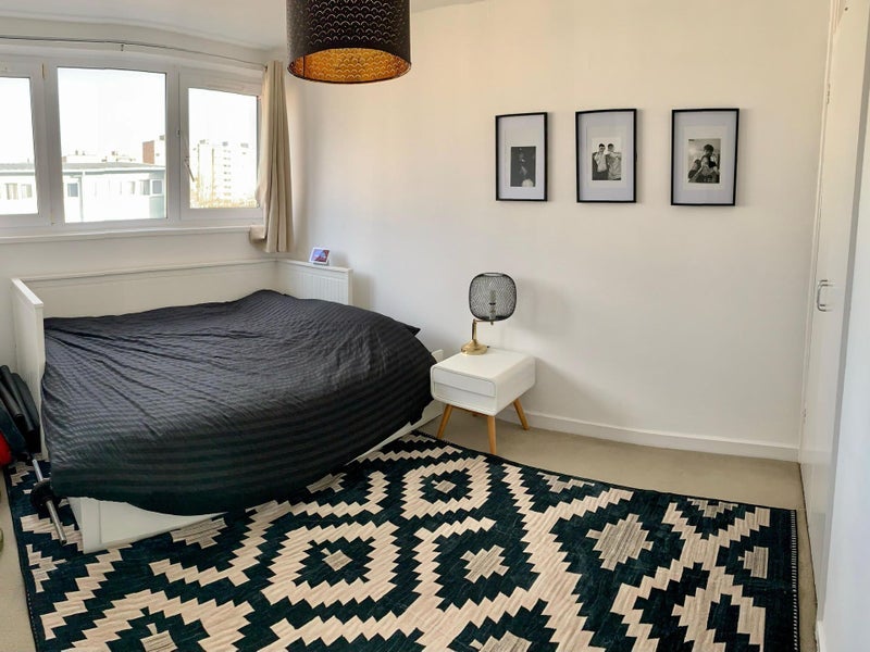 Flat Roydon Close in Greater London