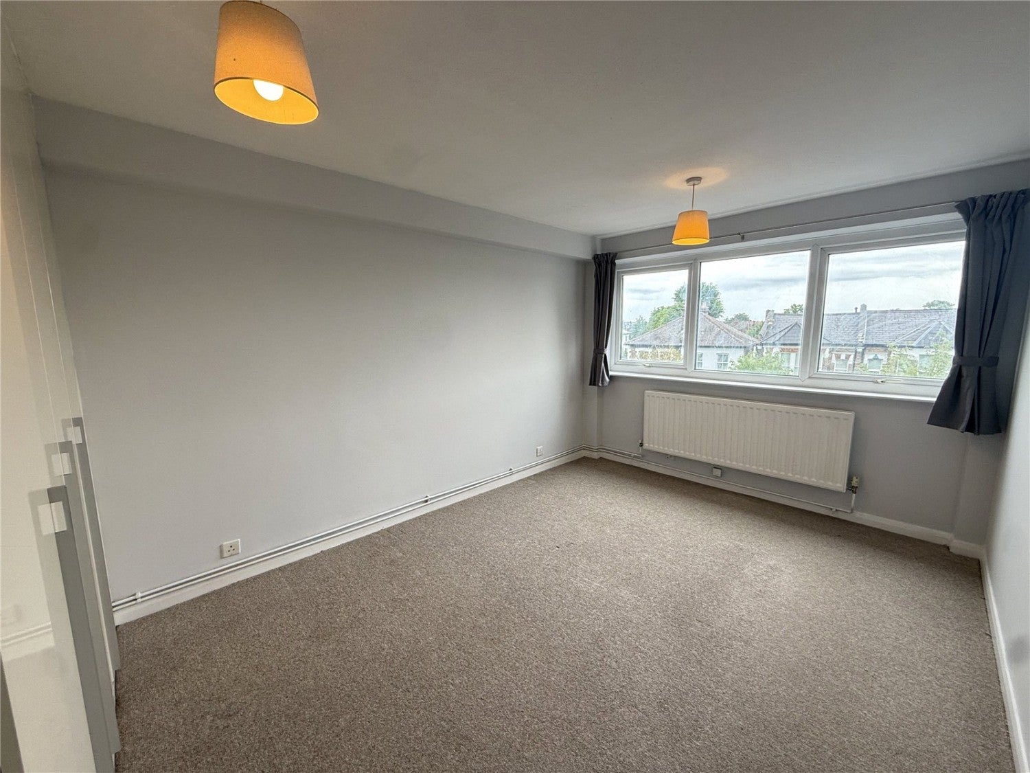 Flat Clarence Road in Greater London