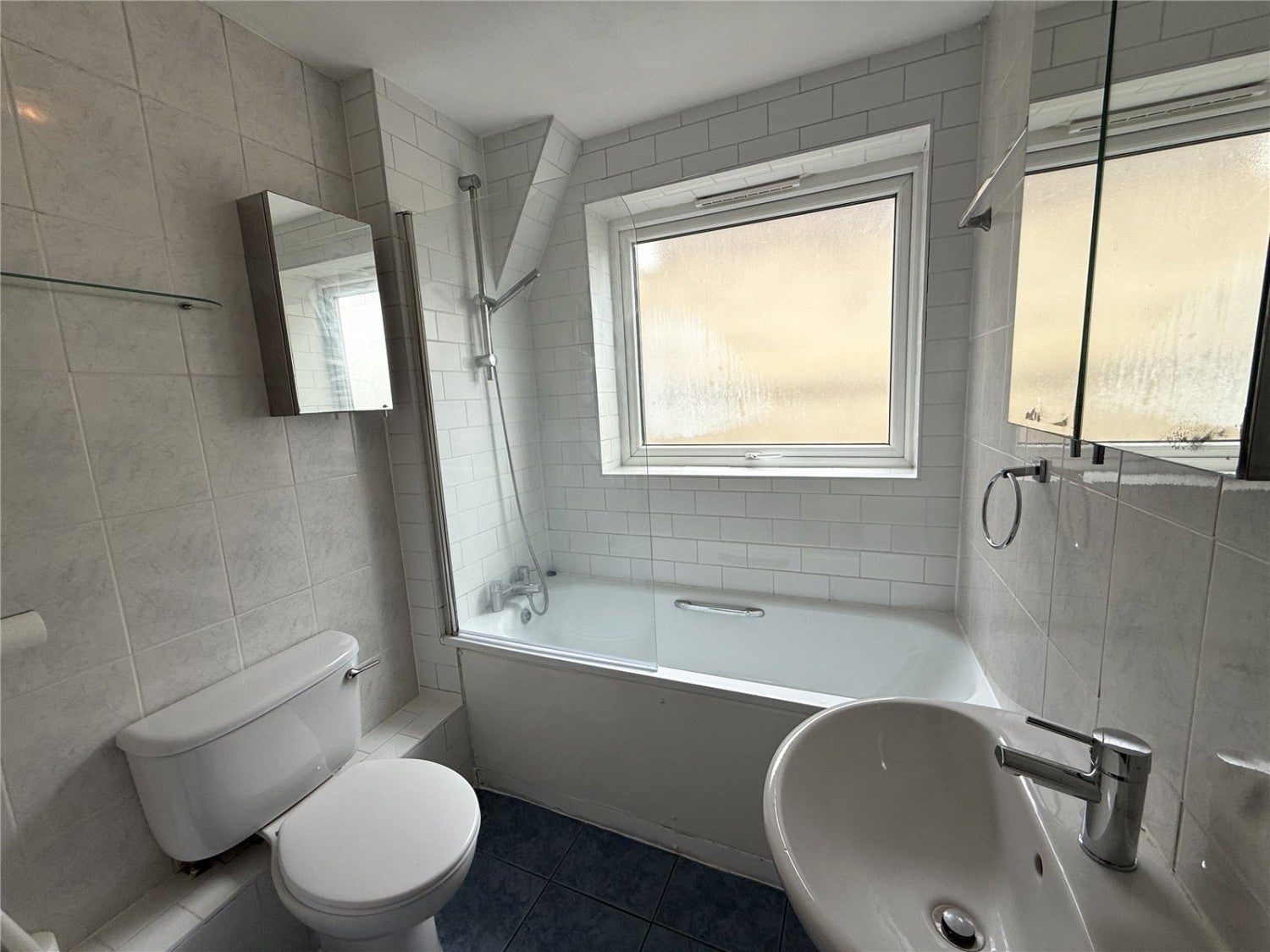 Flat Clarence Road in Greater London