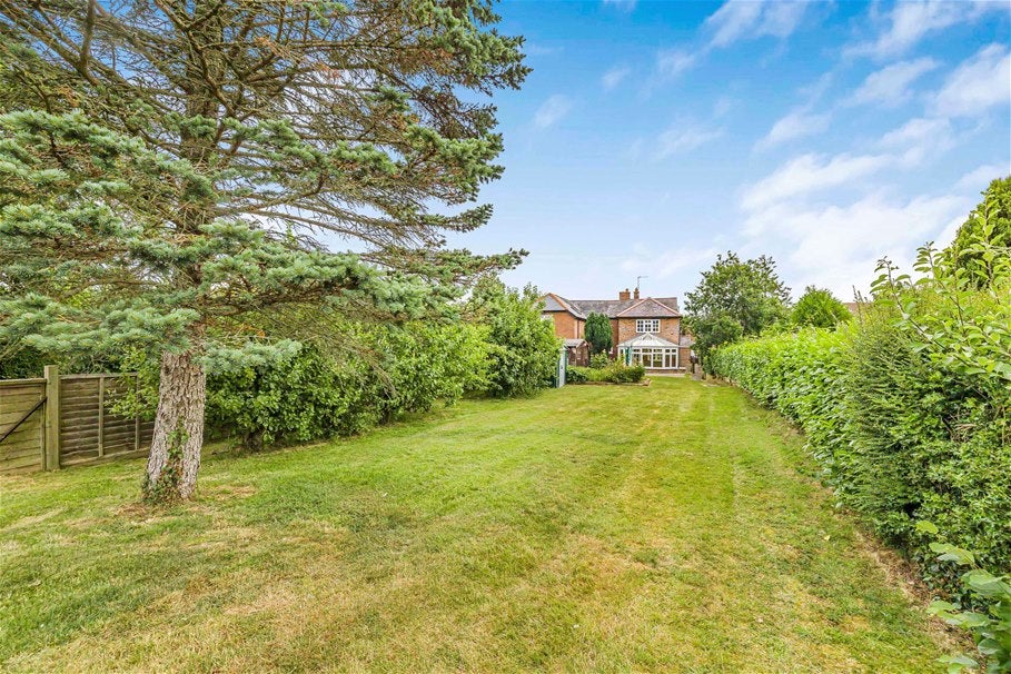 House Chapel Road in Dacorum