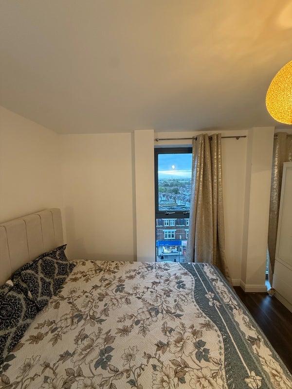 Room London Road in Greater London