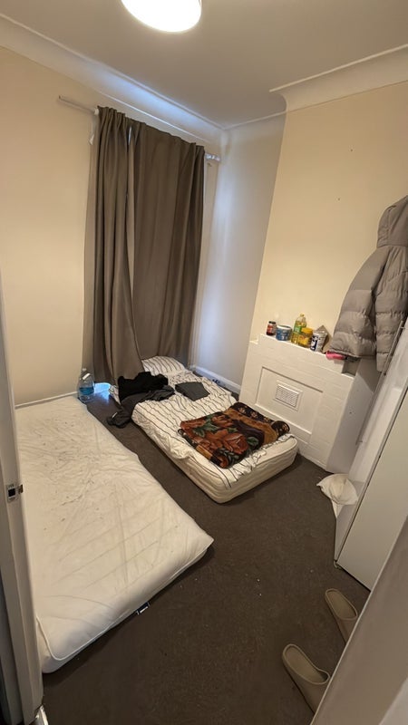 Room Aintree Avenue in Greater London