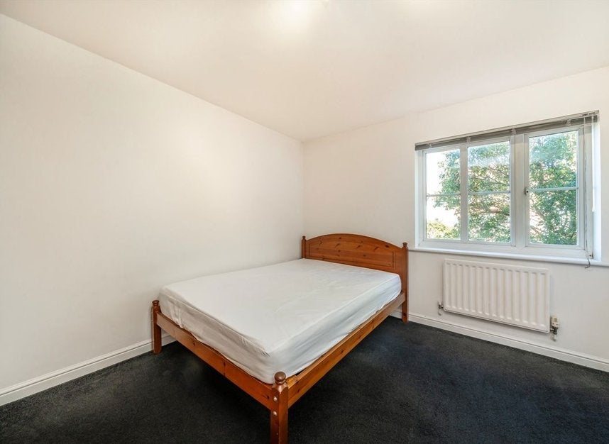 House Manchester Court in Greater London