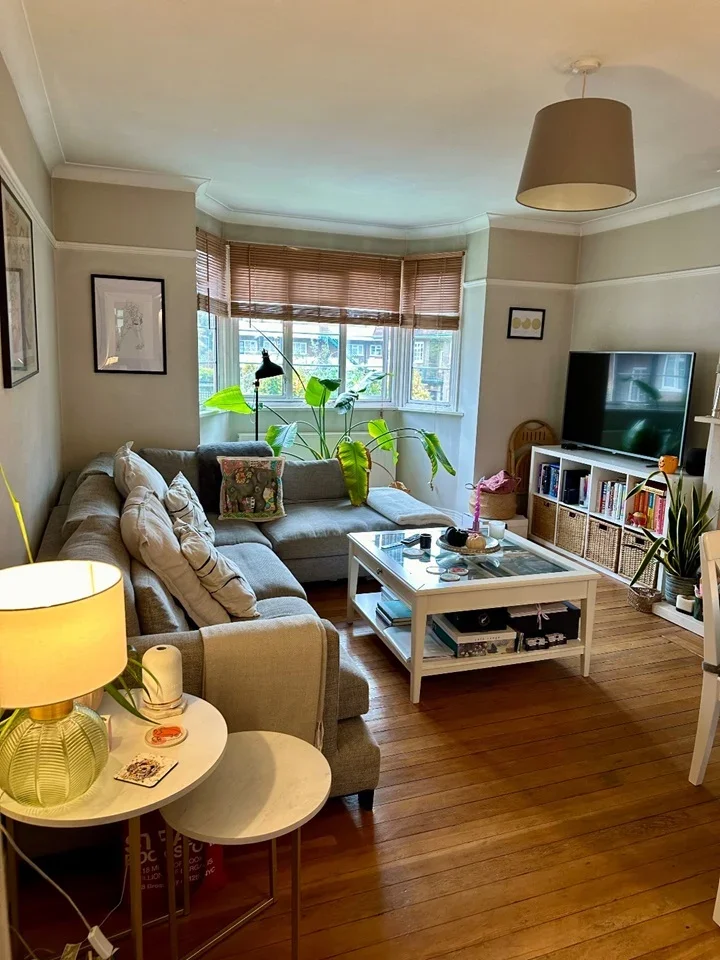 Flat Beechwood Court in Greater London