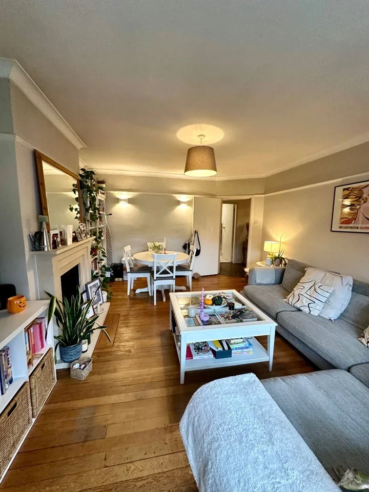 Flat Beechwood Court in Greater London