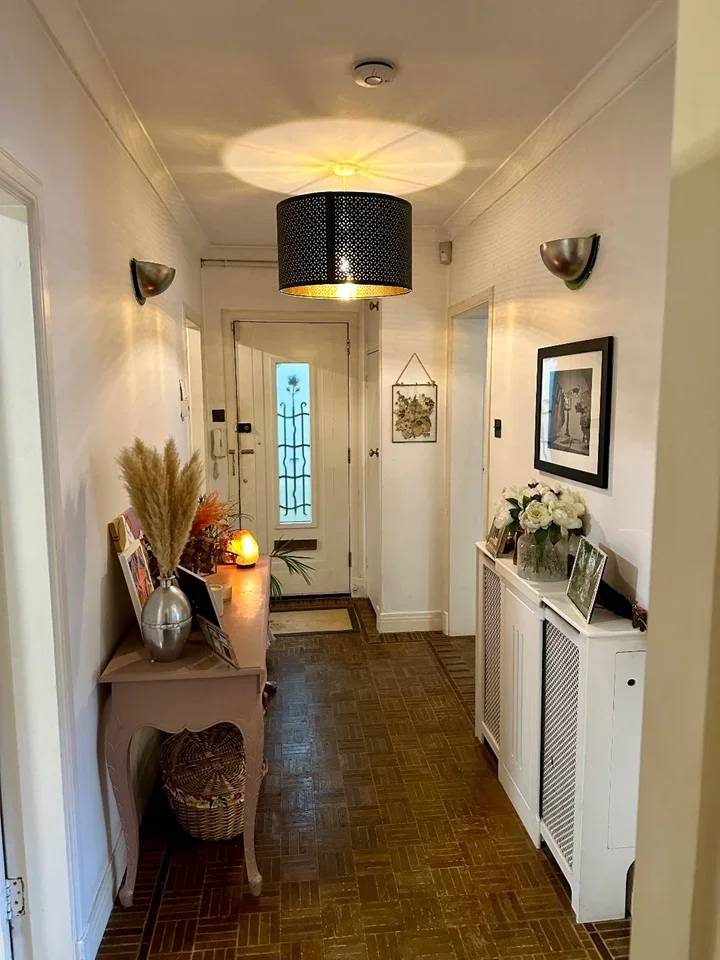 Flat Beechwood Court in Greater London