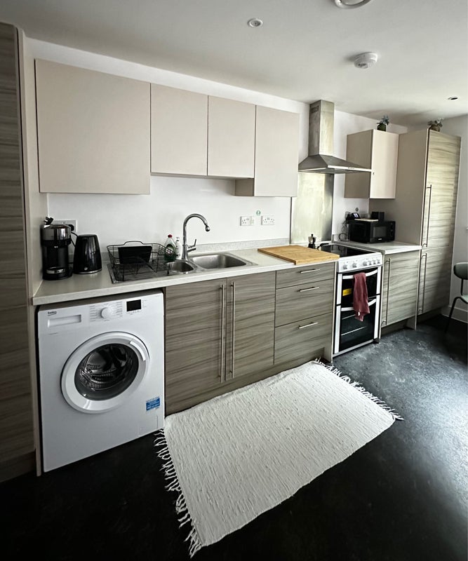 Room Thurland Road in Greater London