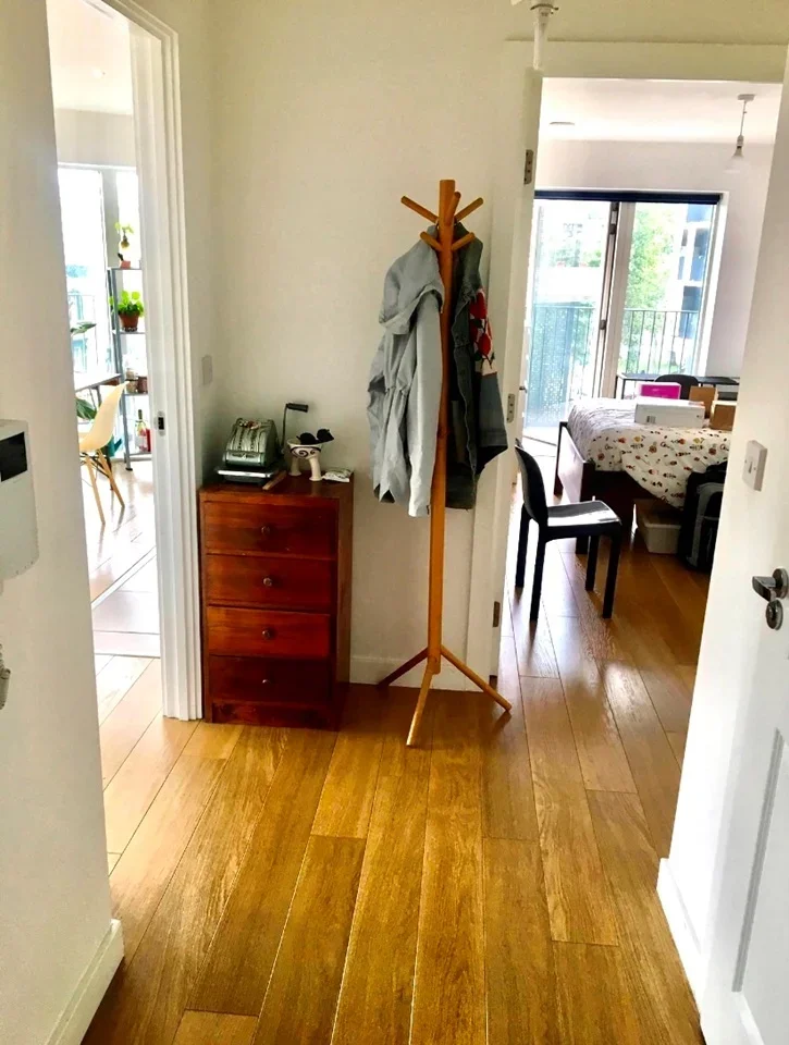 Flat Atkins Square in Greater London