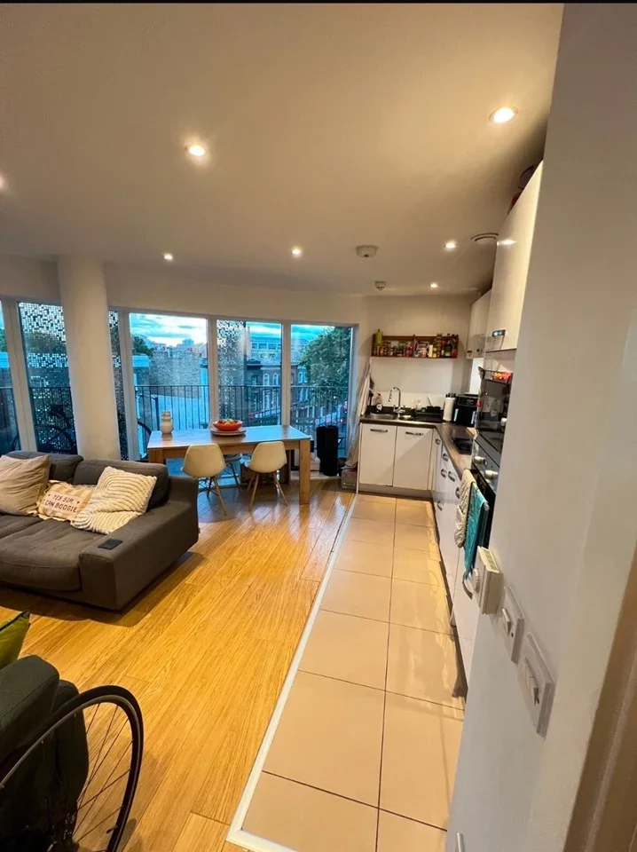 Flat Atkins Square in Greater London